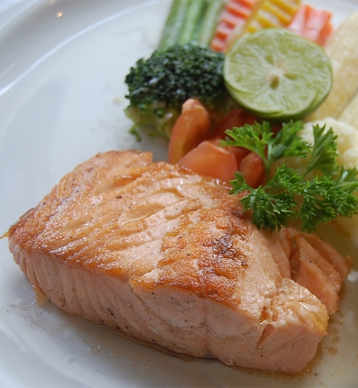 Fish May Reduce Risk of Colon Cancer Recurrence